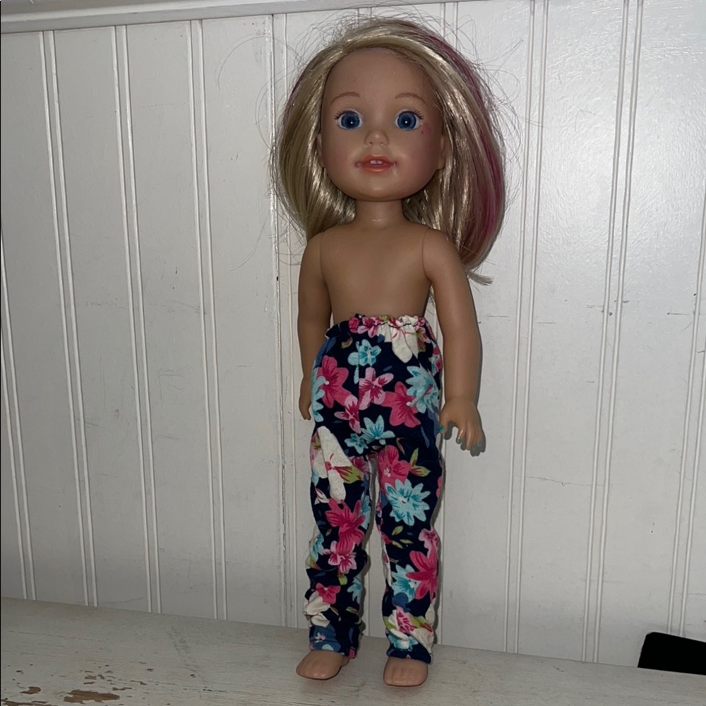 American Girl Wellie Wisher doll blonde with pink hair streaks